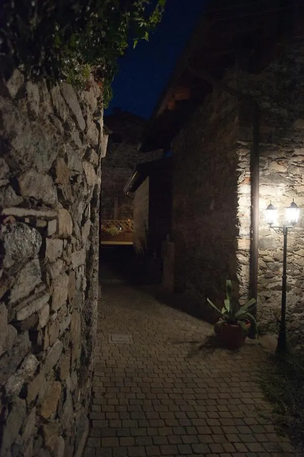 Villa Borgo Erbiola Colico 0*,  Italia