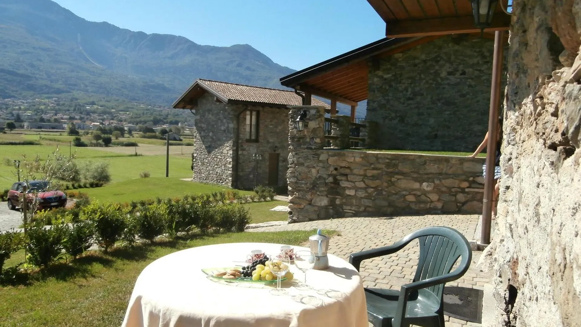 Villa Borgo Erbiola Colico 0*,