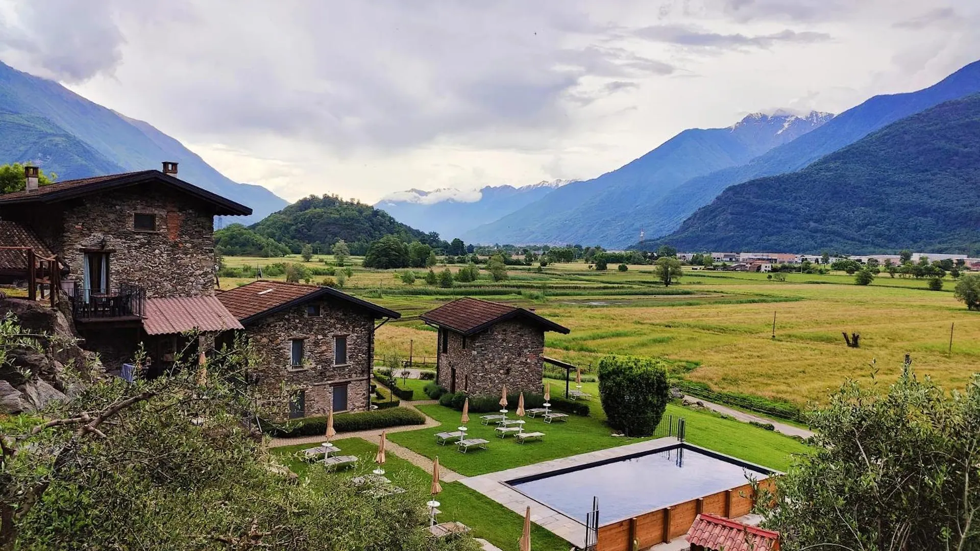 Alloggio per agriturismo Villa Borgo Erbiola Colico