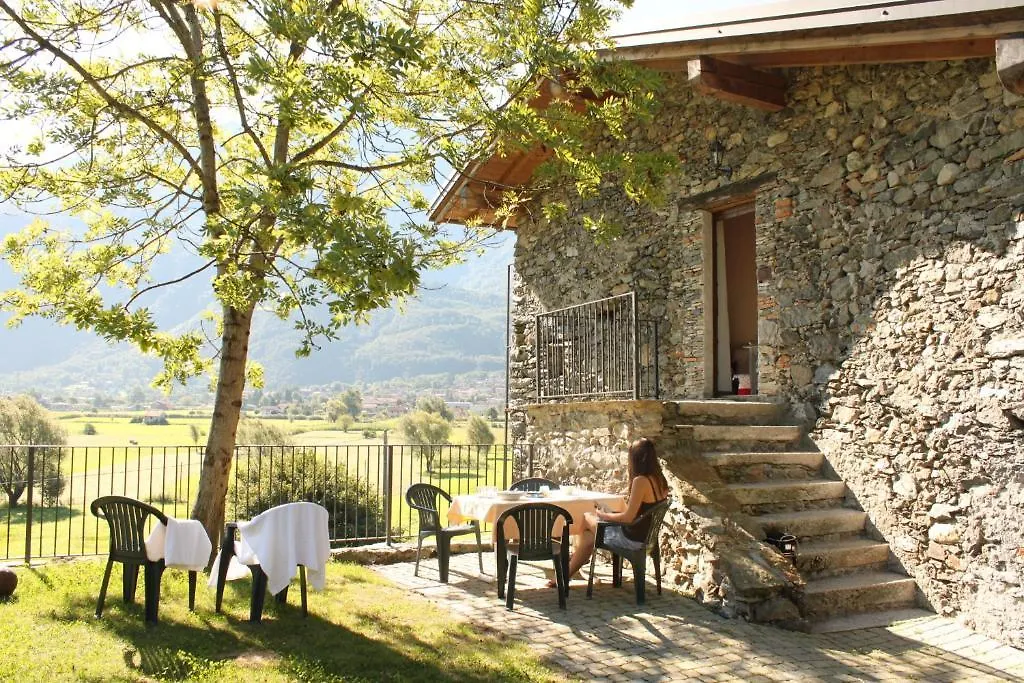 Villa Borgo Erbiola Colico Italia
