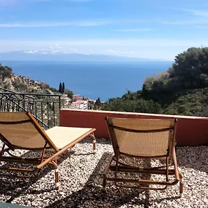 Vittorio - Splendid Panoramic Sea View Terrace , Taormina Italy