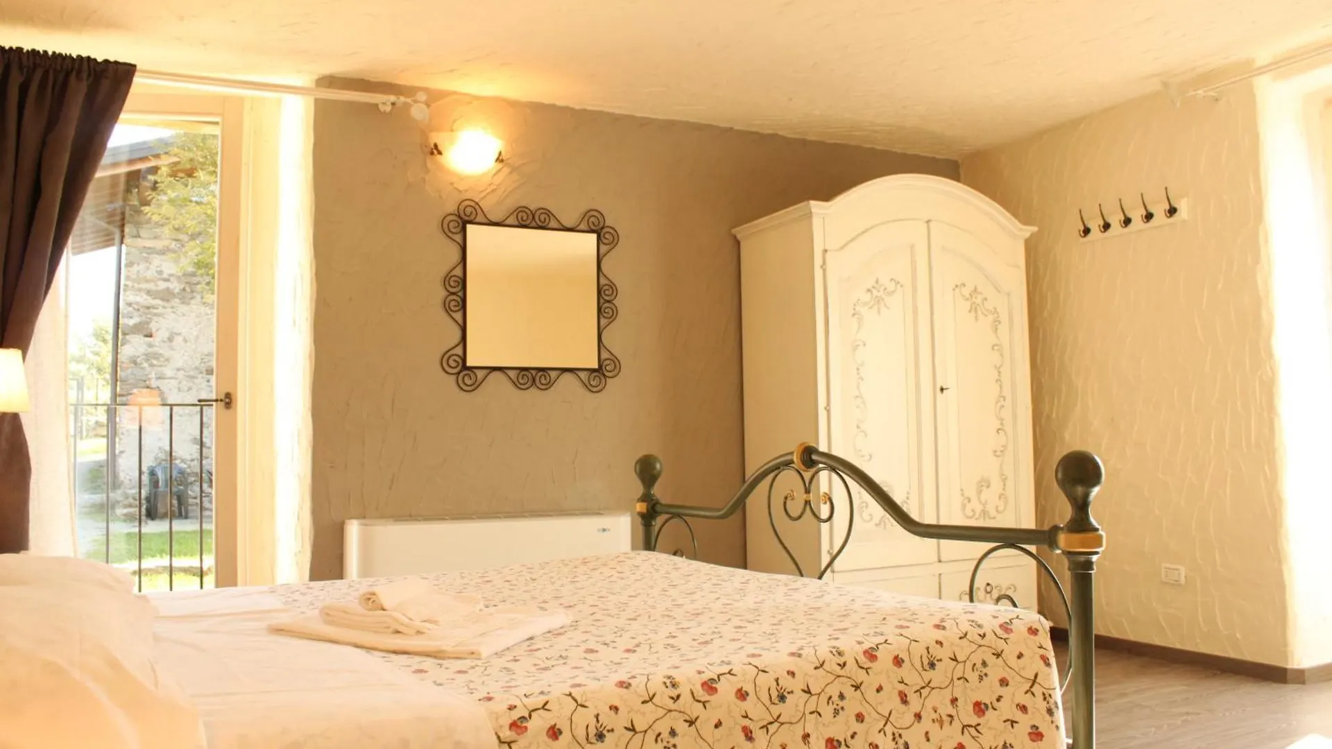 Farm stay Borgo Erbiola Villa Colico