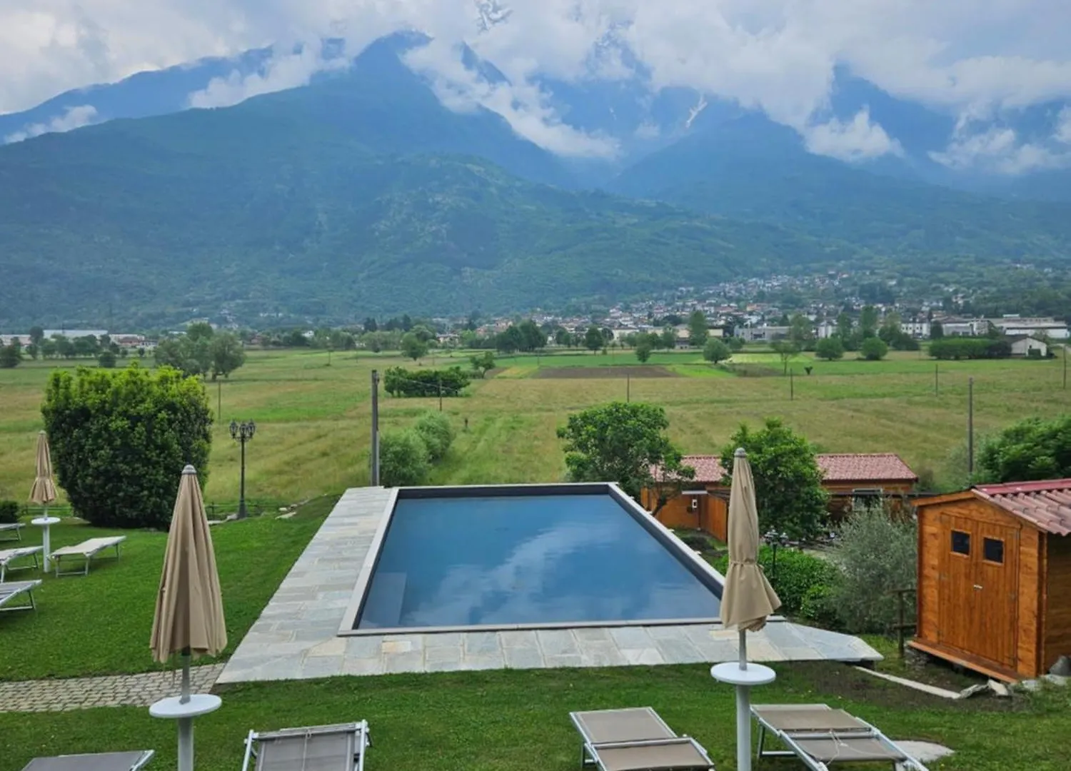 Borgo Erbiola Villa Colico Farm stay