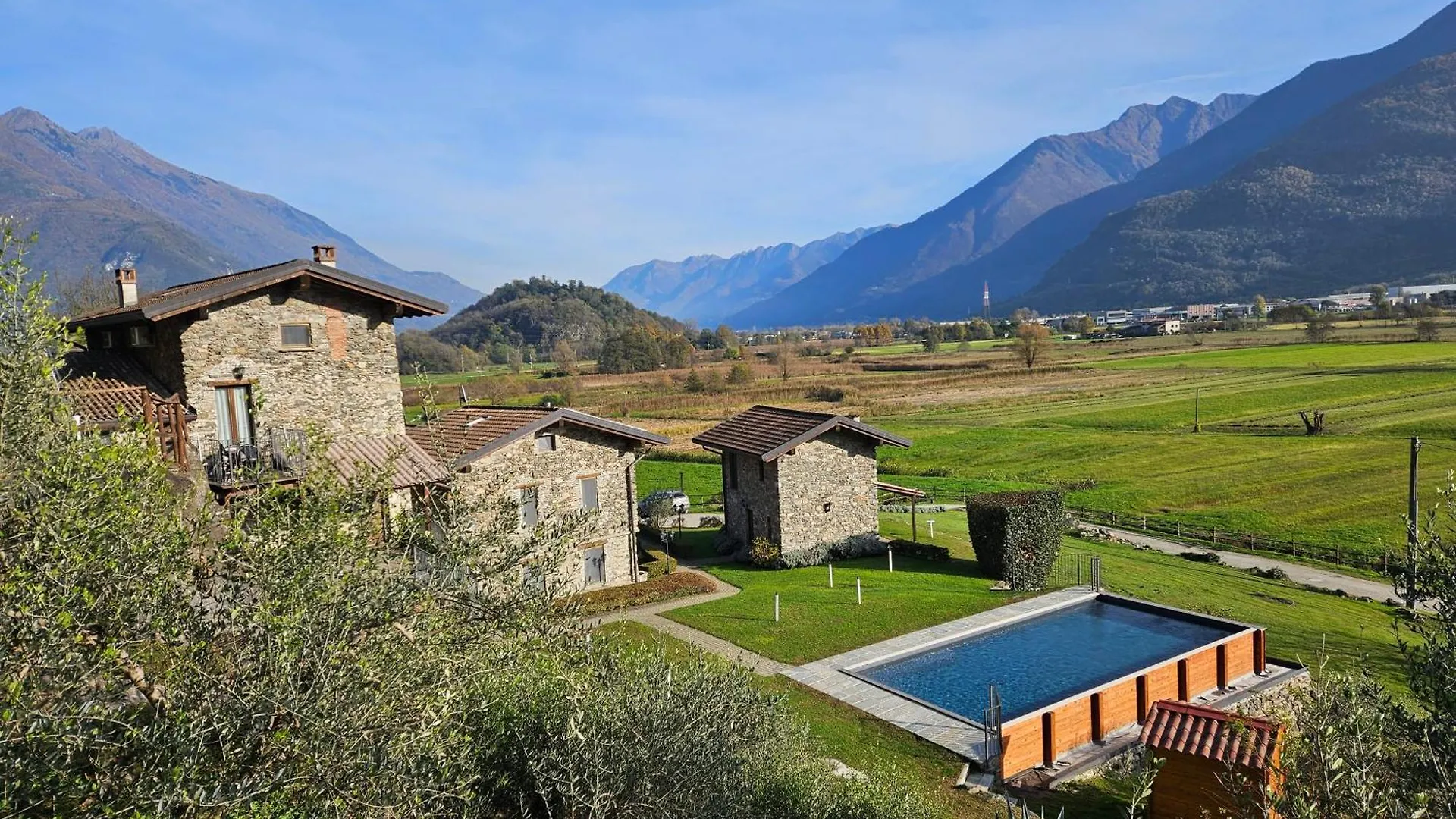 Borgo Erbiola Villa Colico Farm stay