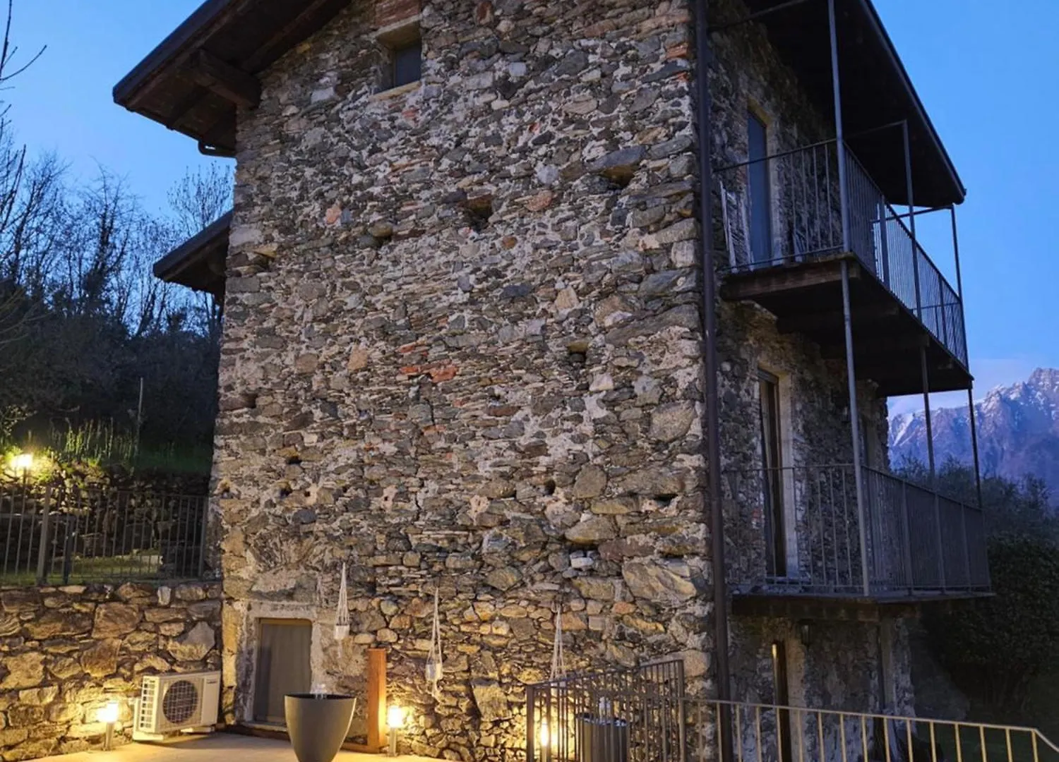 Farm stay Borgo Erbiola Villa Colico Italy
