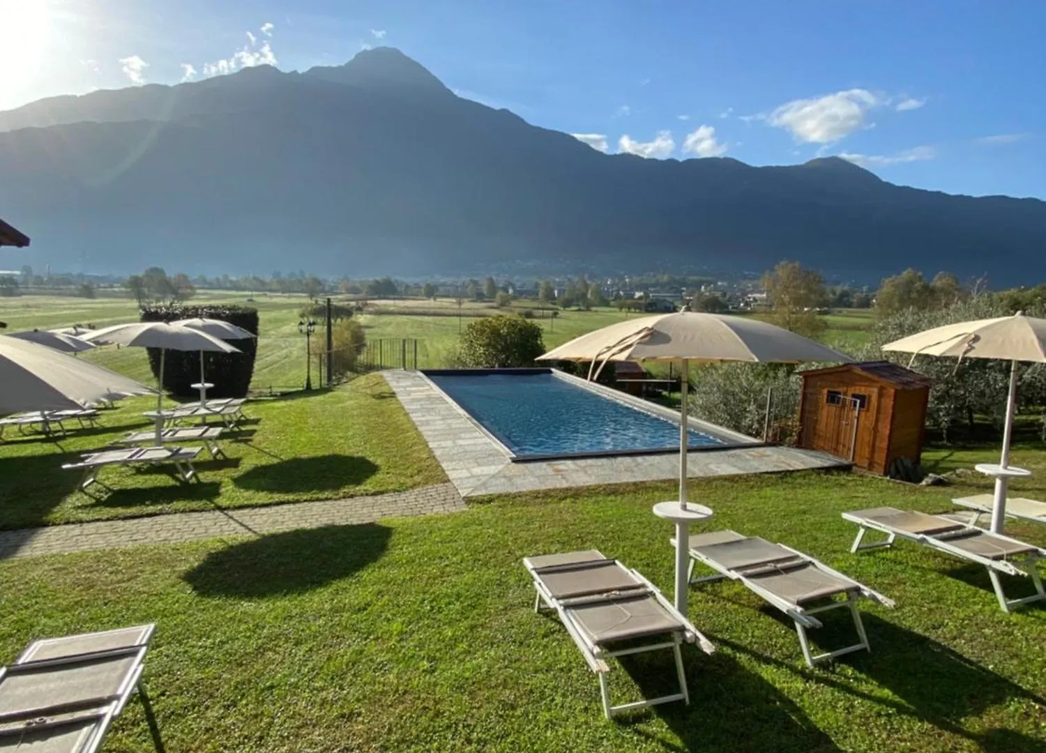 Borgo Erbiola Villa Colico 0*,