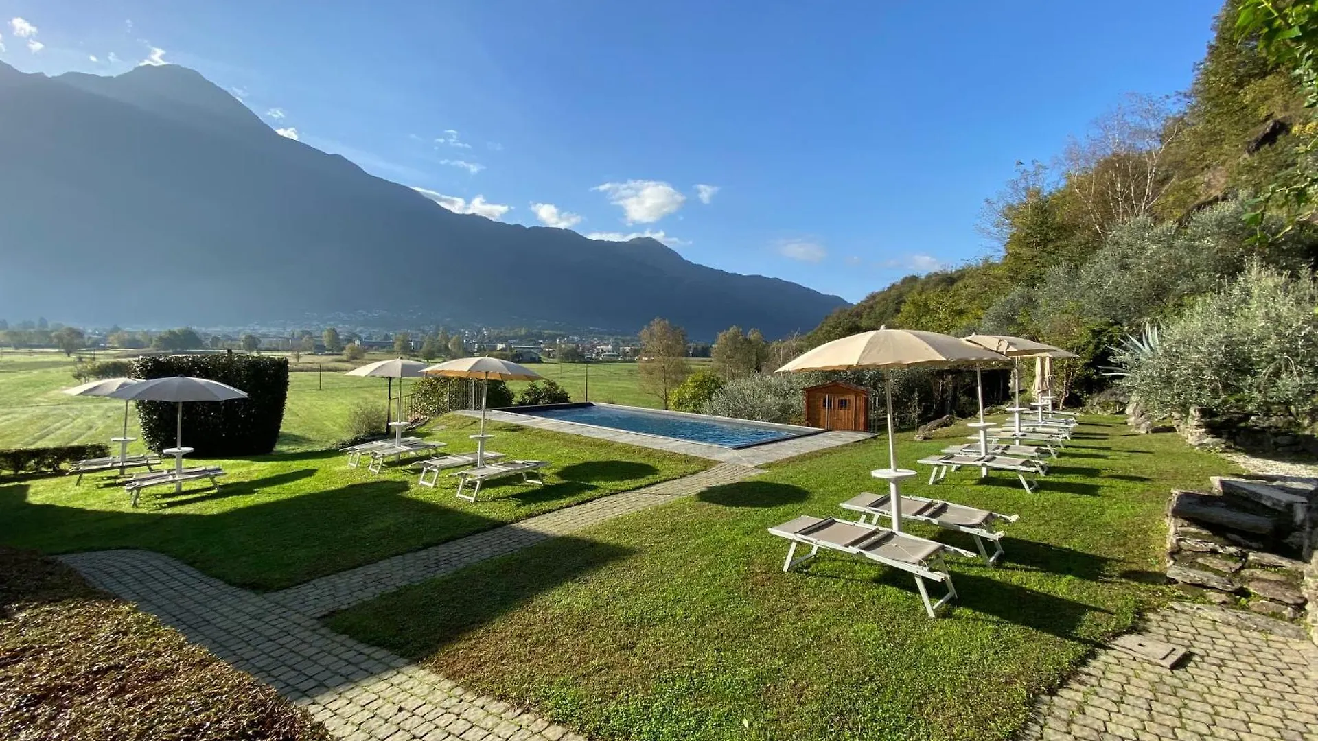 Borgo Erbiola Villa Colico