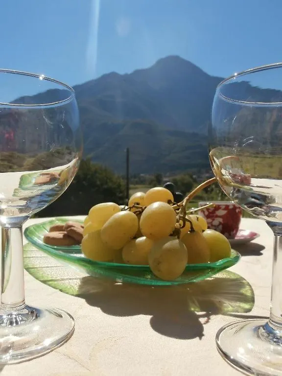 Borgo Erbiola Villa Colico Farm stay